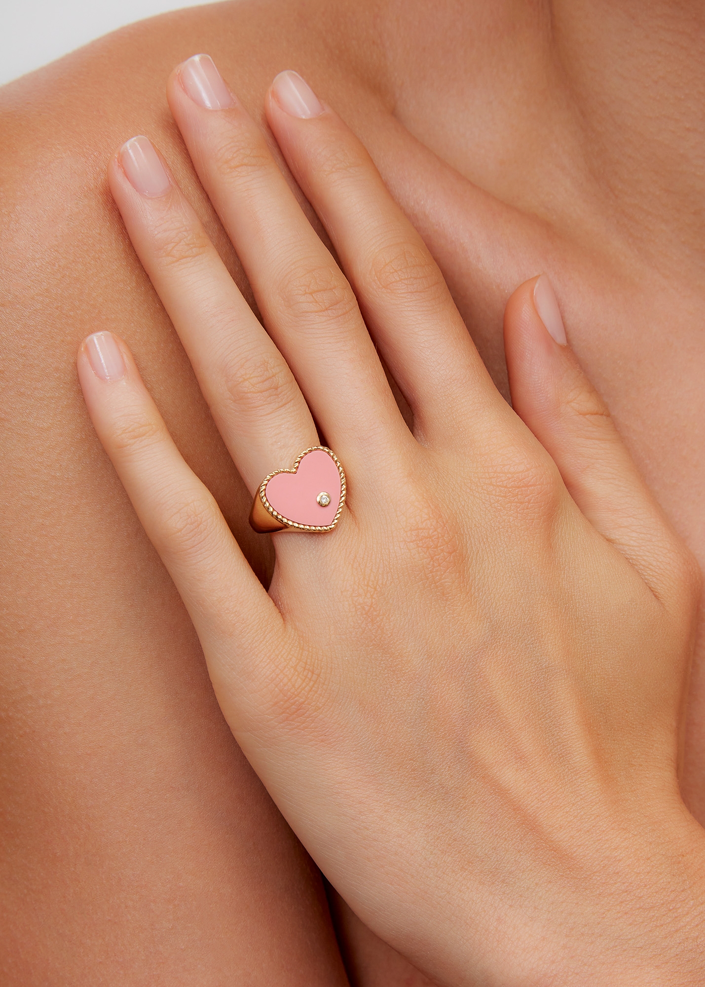 指輪・リング YVONNE LEON Gaufrette Bico Ob Signet Ring in Yellow Gold Yvonne Leon Chevaliere Gaufrette Bico OB OJ Ring | Shopbop
