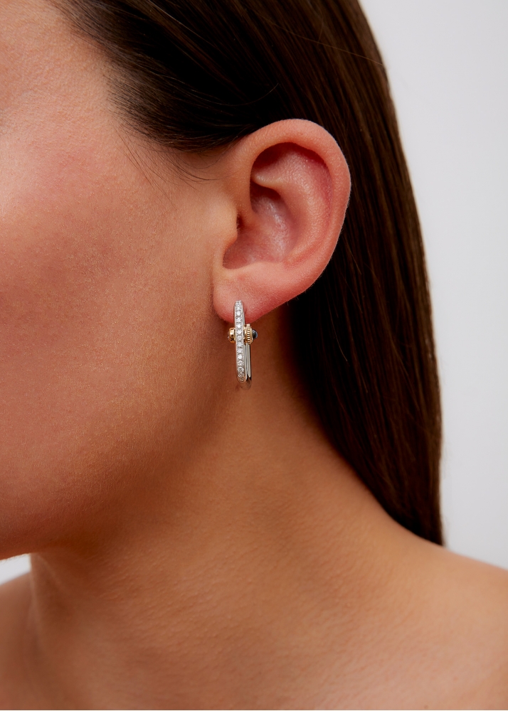 PAIRE DE CRÉOLES GOUSSET DIAMANTS OR BLANC