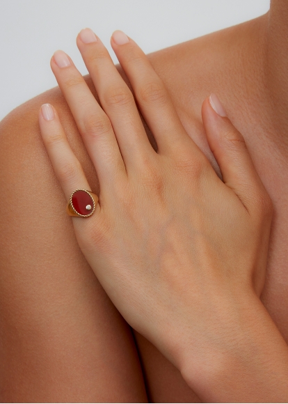 CHEVALIÈRE OVALE AGATE ROUGE OR JAUNE