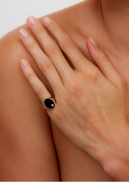 CHEVALIÈRE OVALE ONYX OR JAUNE
