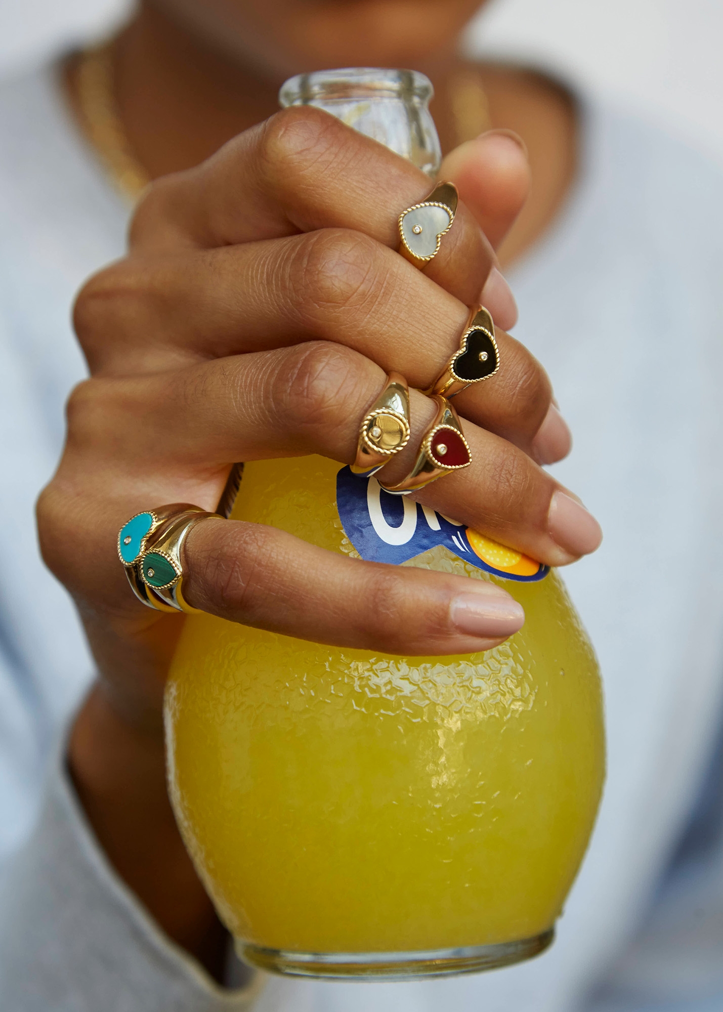 【関税込み】Yvonne Leon ゴールド Chevaliere Ovale リング Gold Baby Chevaliere Ovale Ring by Yvonne Léon on Sale