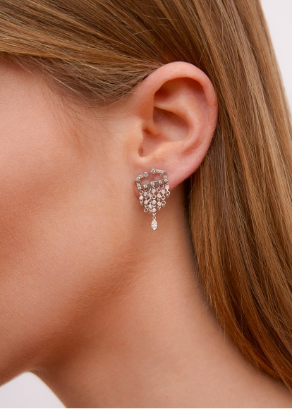 PAIRE DE BOUCLES D’OREILLE SCORPIO DIAMANTS OR BLANC