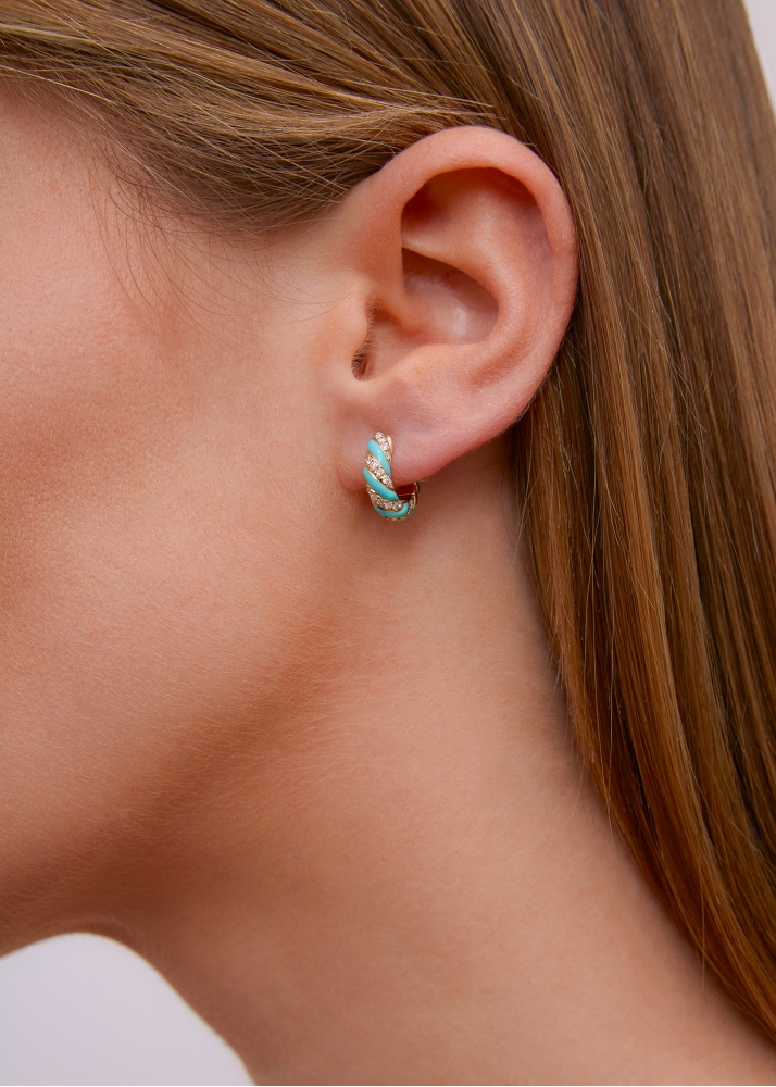 PAIRE DE CRÉOLES TORSADE TURQUOISE DIAMANTS OR JAUNE
