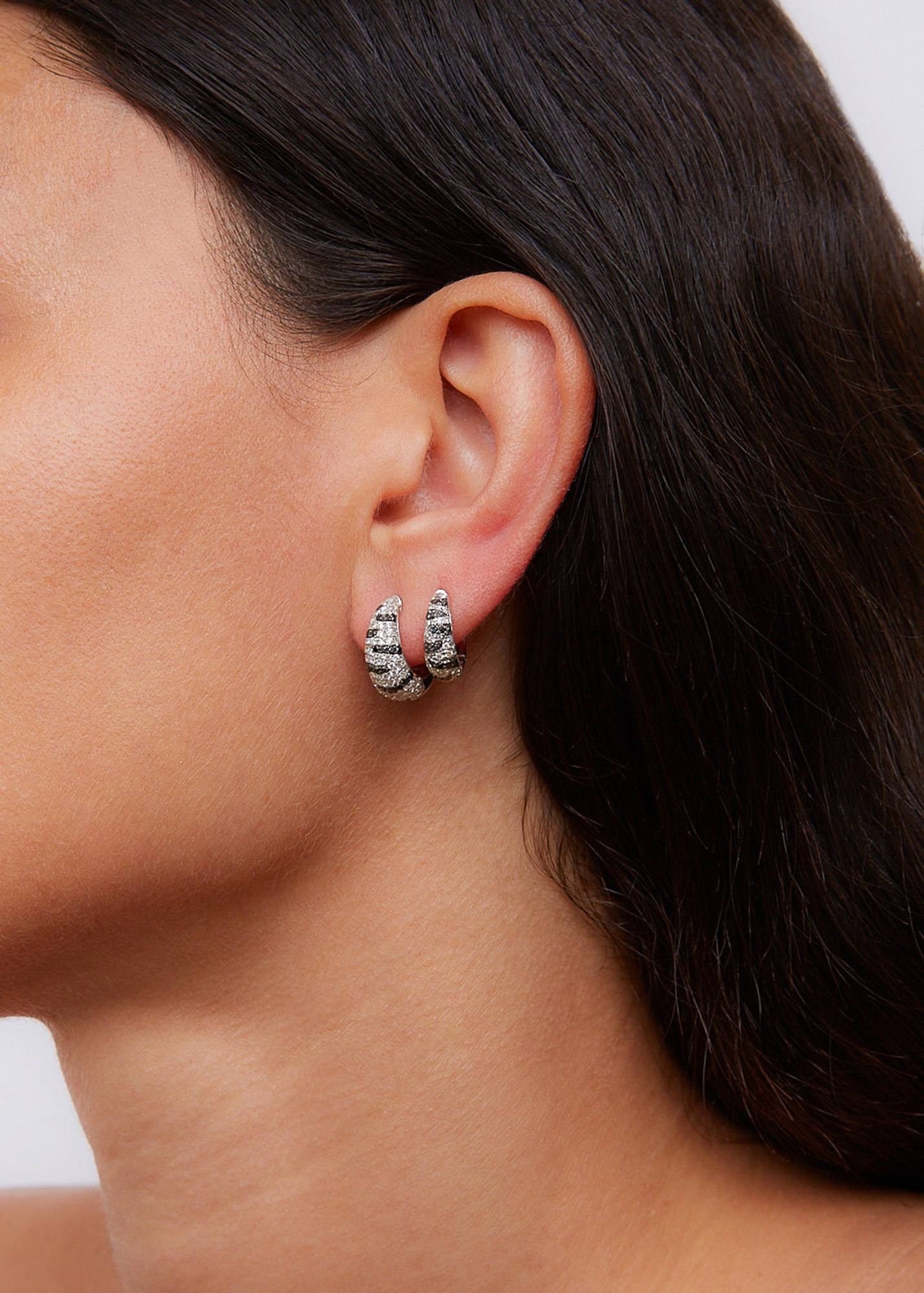 PAIRE DE CRÉOLES ZÈBRE DIAMANTS GM OR BLANC