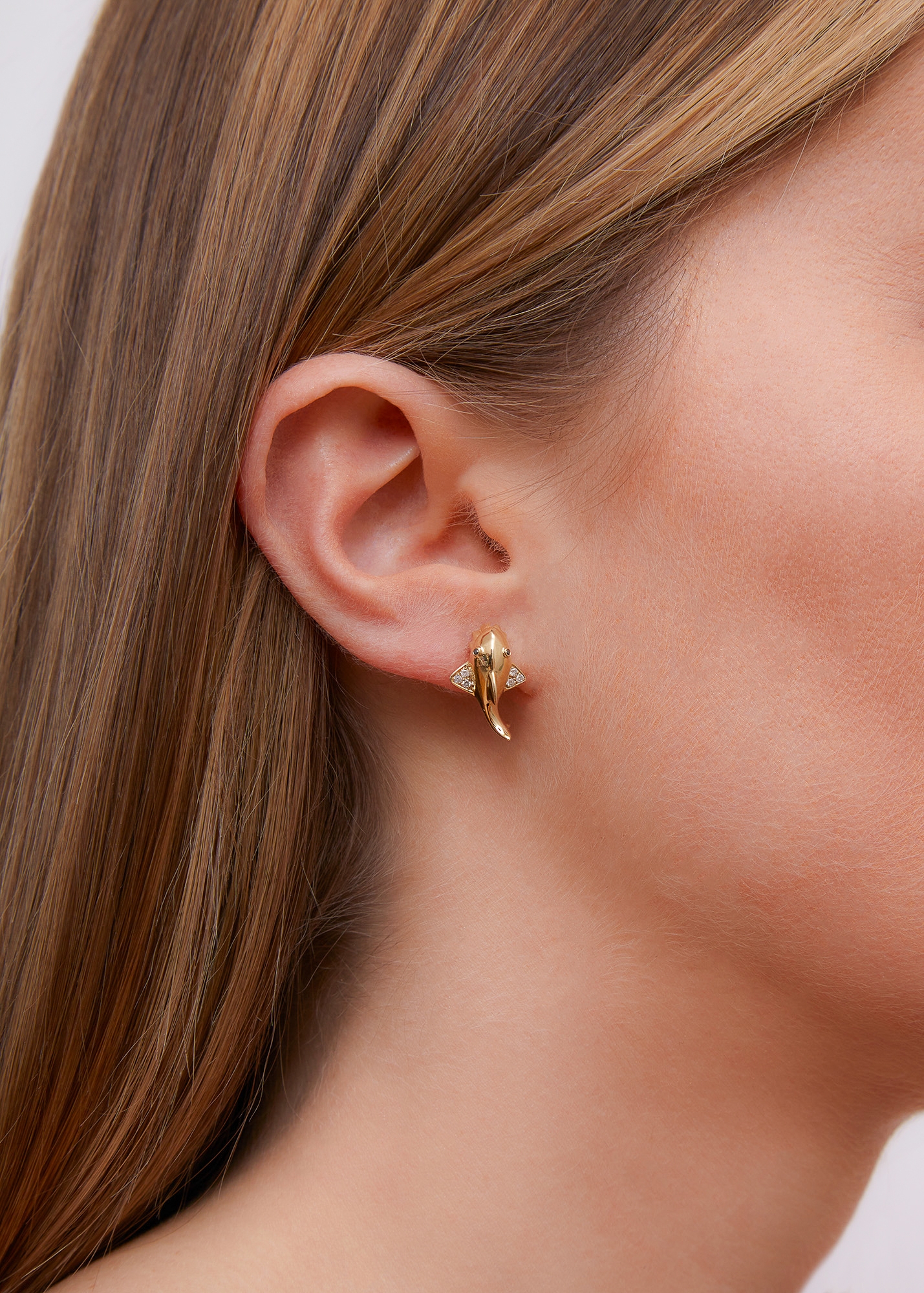 MINI BOUCLE D'OREILLE REQUIN OR JAUNE