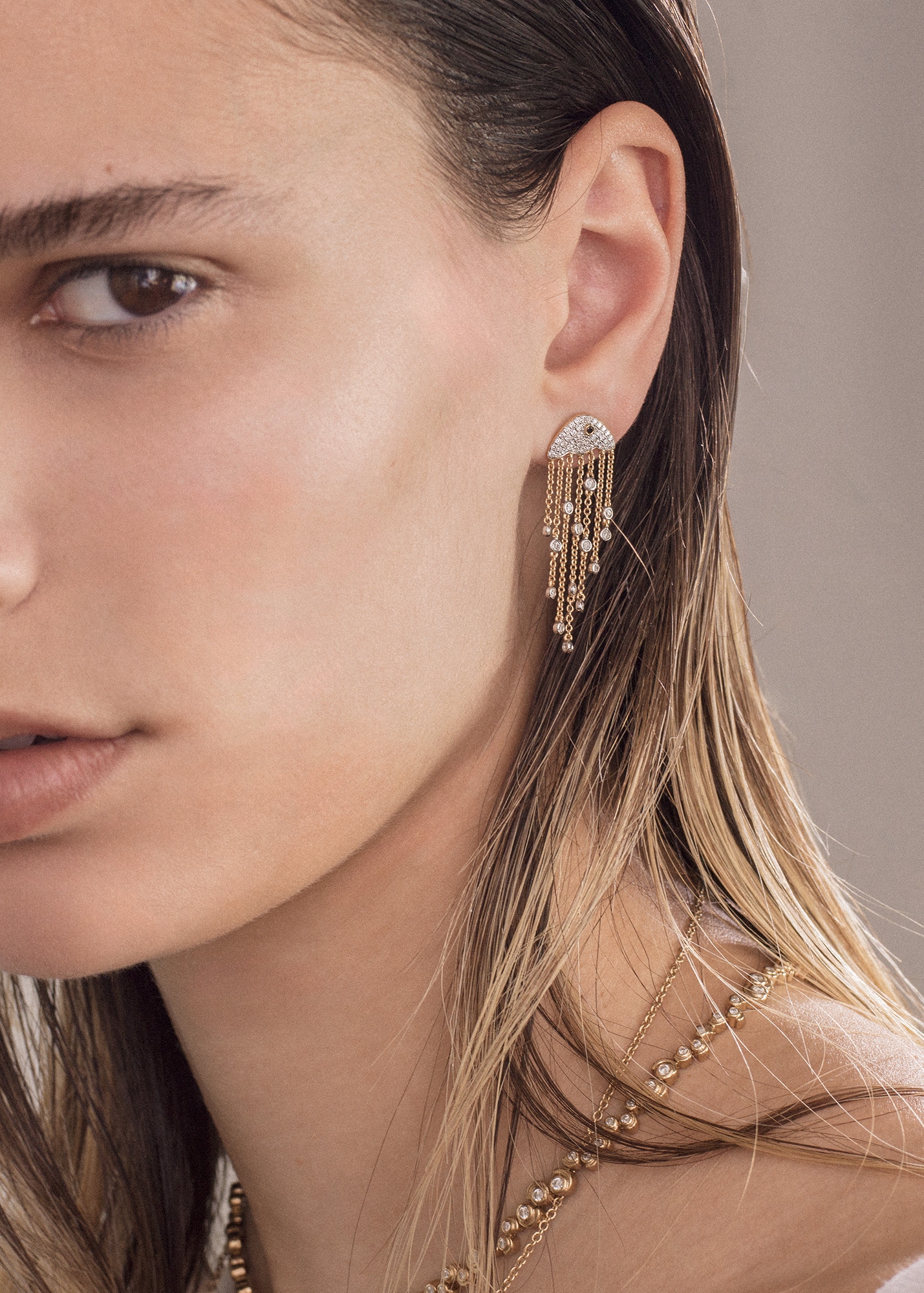 PAIRE DE BOUCLES D'OREILLE MAXI MÉDUSE DIAMANTS 2 ORS