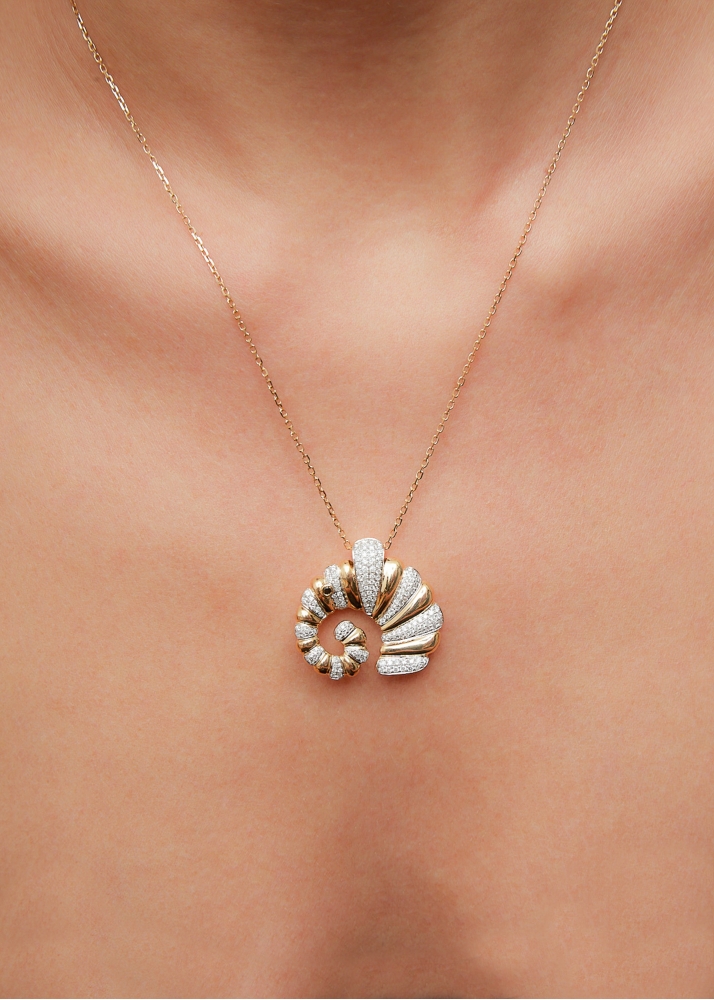 PENDENTIF ÉLÉPHANT COQUILLAGE DIAMANTS OR JAUNE