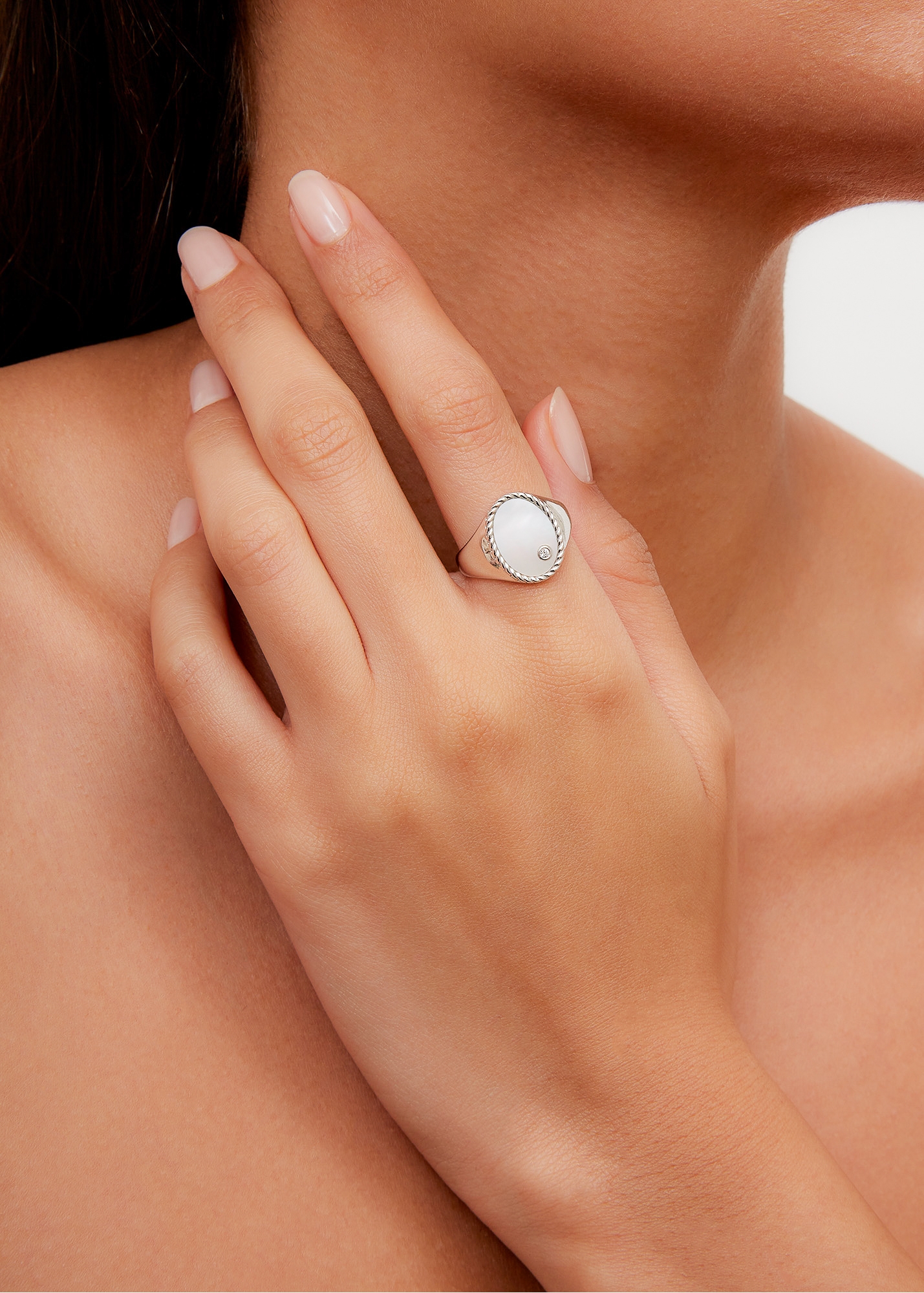 Signet Ring Ovale - Pinticana white mother of pearl, diamond and 