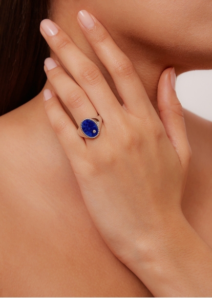 CHEVALIÈRE OVALE LAPIS LAZULI OR BLANC