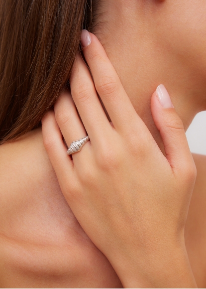 NANO CHEVALIÈRE OVALE BERLINGOT DIAMANTS OR BLANC