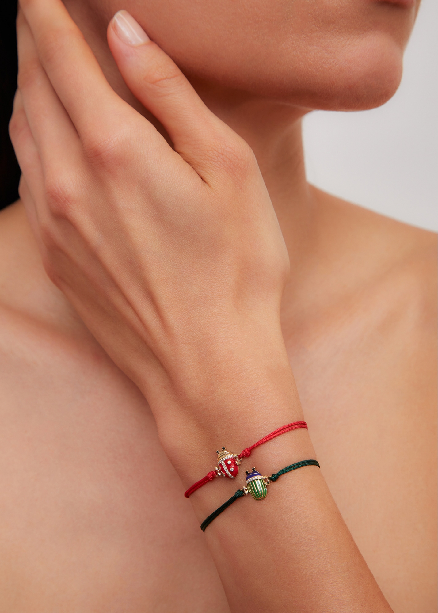 BRACELET FIL SCARABÉE VERT OR JAUNE