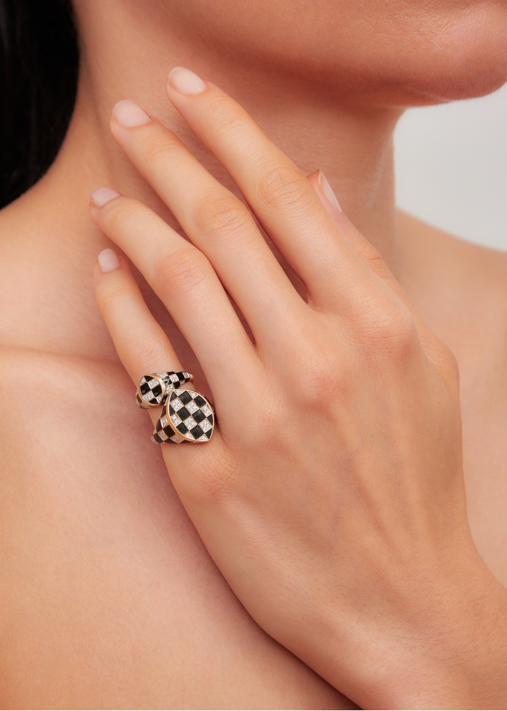 CHEVALIÈRE MARQUISE DAMIER NOIR OR JAUNE