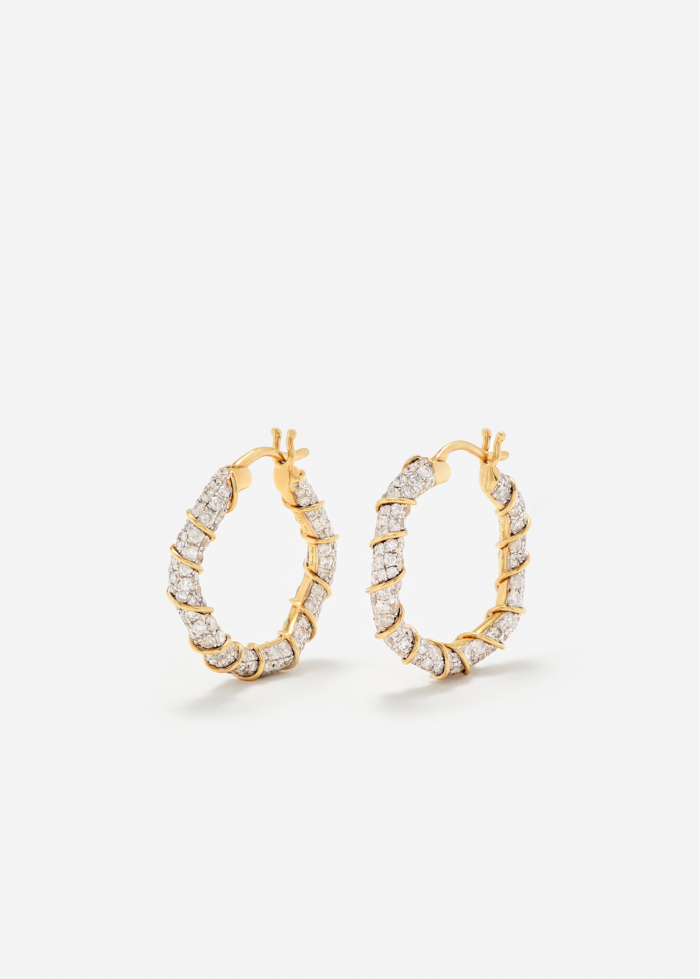 PAIRE DE CRÉOLES TWISTÉES DIAMANTS OR JAUNE