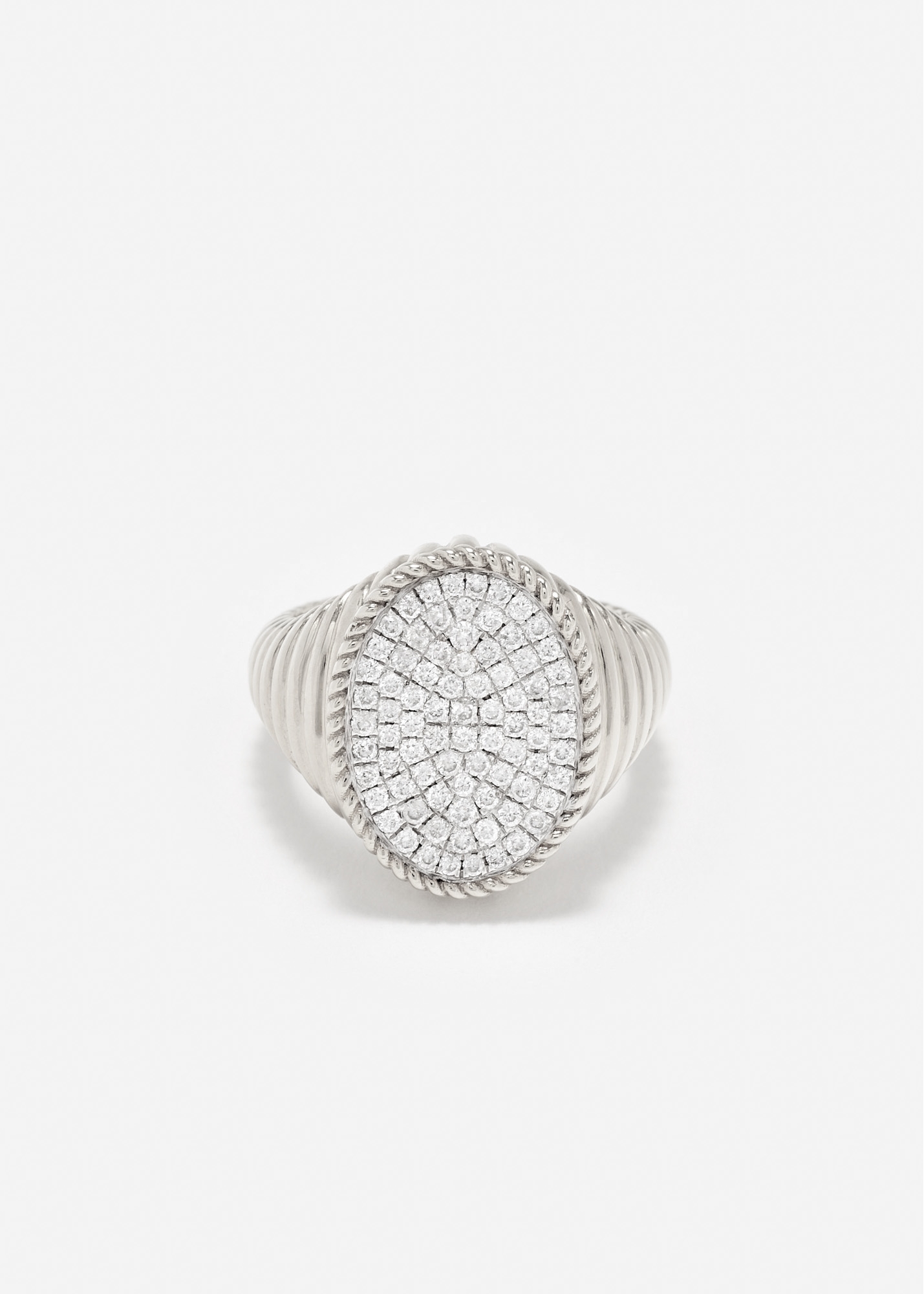 CHEVALIÈRE OVALE BERLINGOT DIAMANTS OR BLANC