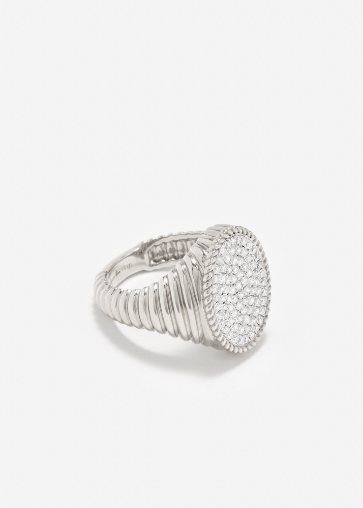 CHEVALIÈRE OVALE BERLINGOT DIAMANTS OR BLANC