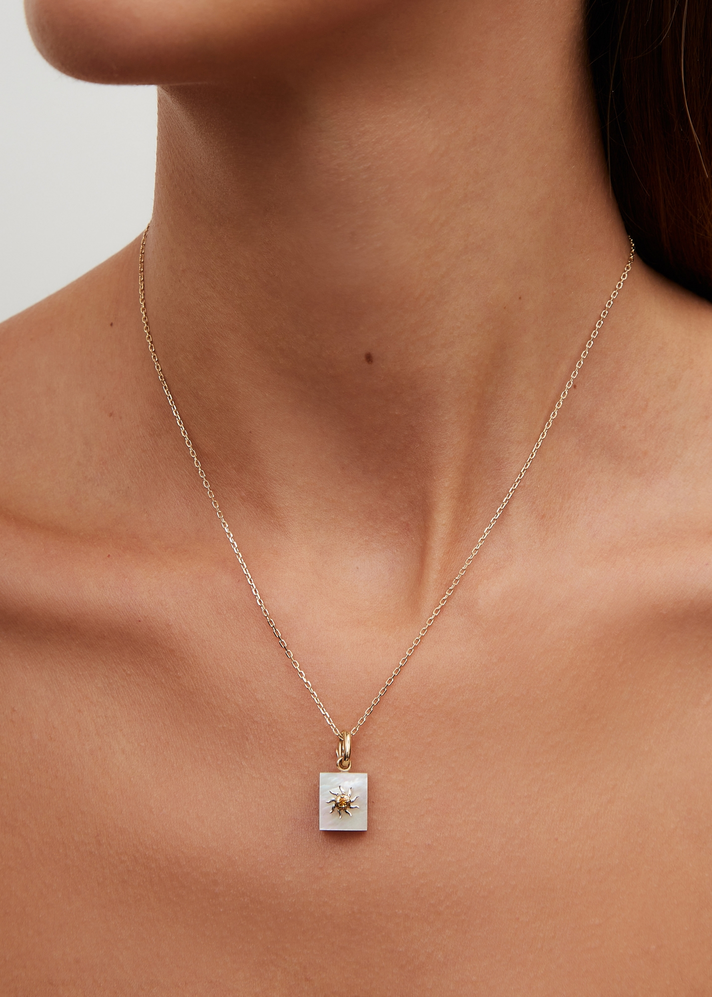 LE CUBO NACRE OR JAUNE