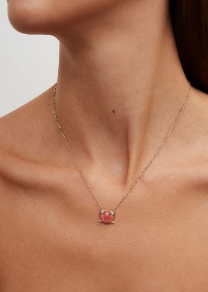 PENDENTIF MINI CRABE COQUILLAGE CORAIL OR JAUNE