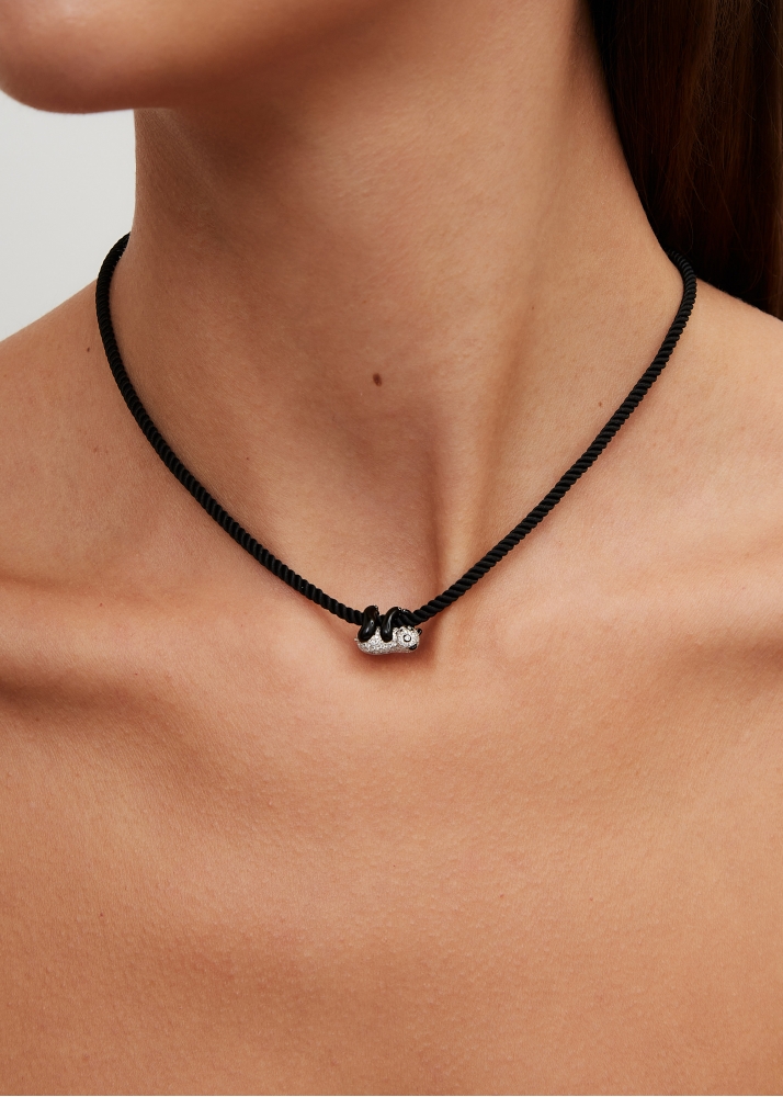 COLLIER CORDE NOIR PANDA DIAMANTS OR BLANC