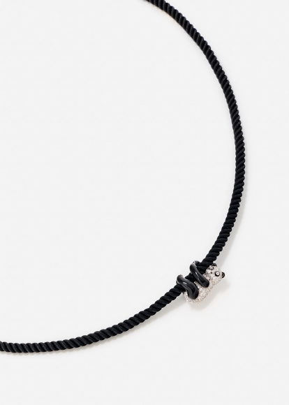 COLLIER CORDE NOIR PANDA DIAMANTS OR BLANC