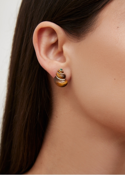 PAIRE DE MINI BOUCLES D’OREILLE COQUILLAGE OEIL DE TIGRE OR JAUNE