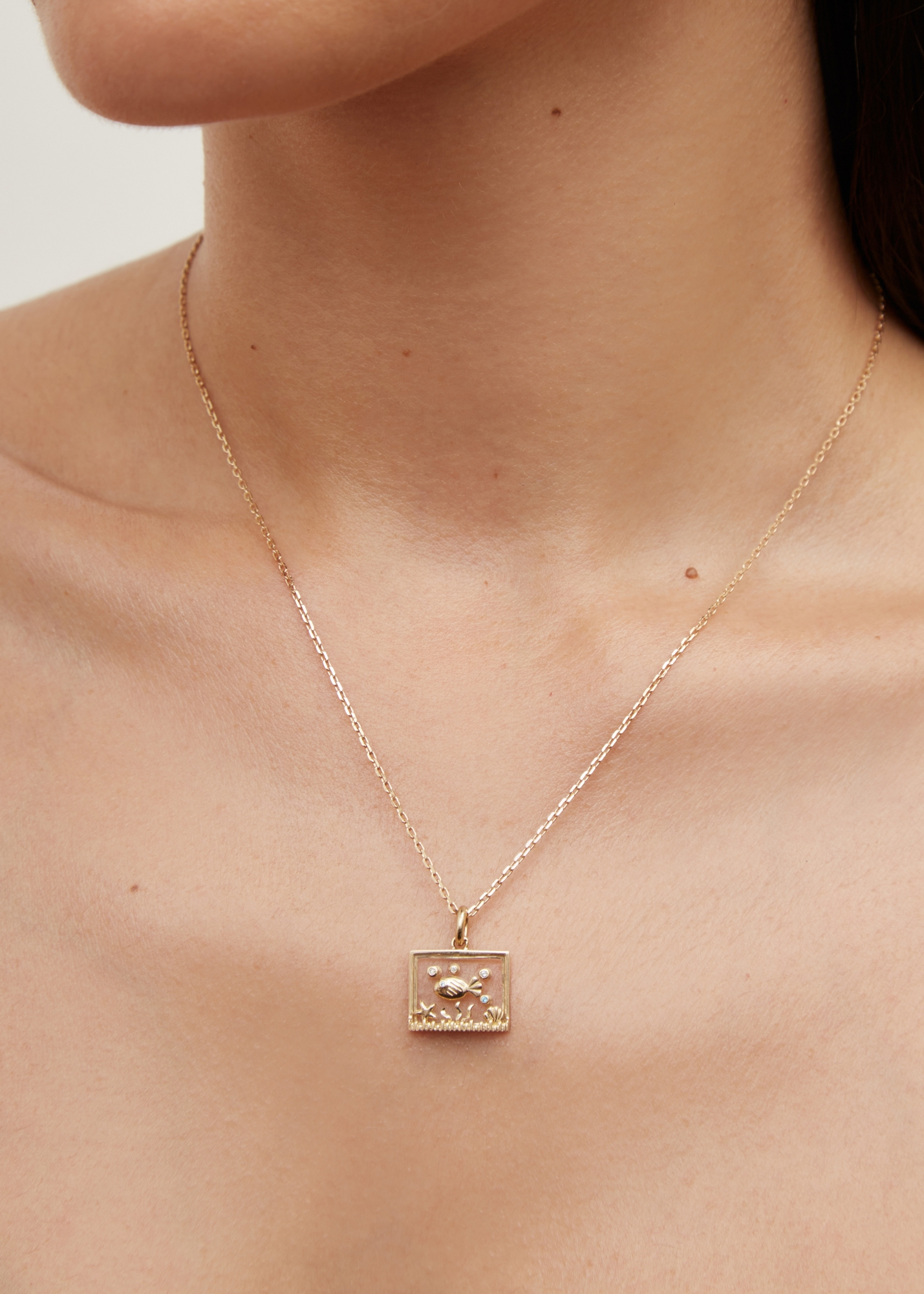 PENDENTIF LE PETIT AQUARIUM OR JAUNE