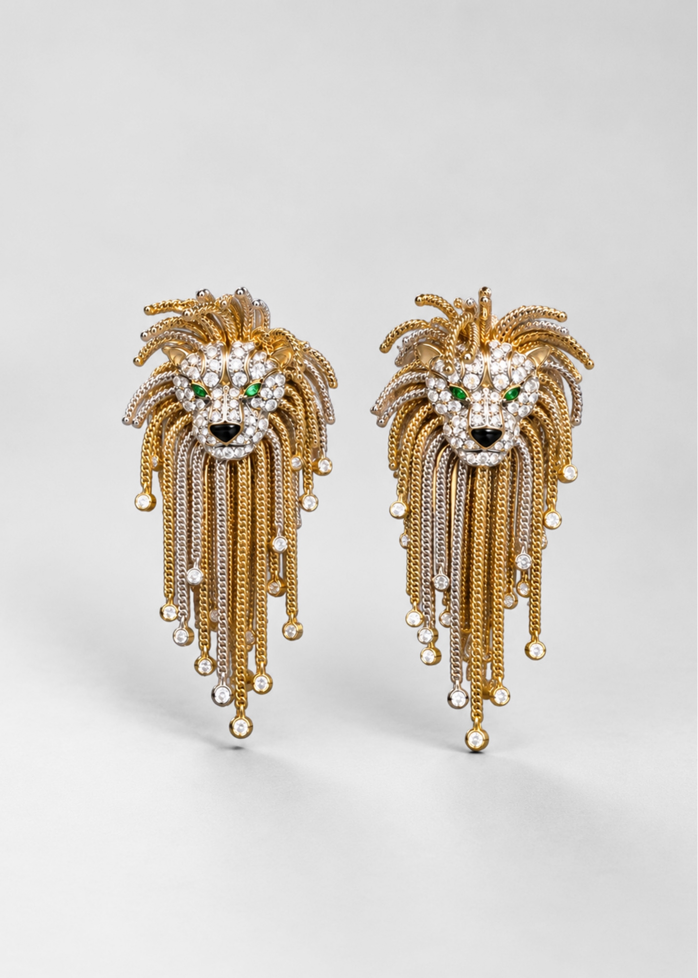 PAIRE DE BOUCLES D’OREILLE LION FRANGÉES OR JAUNE