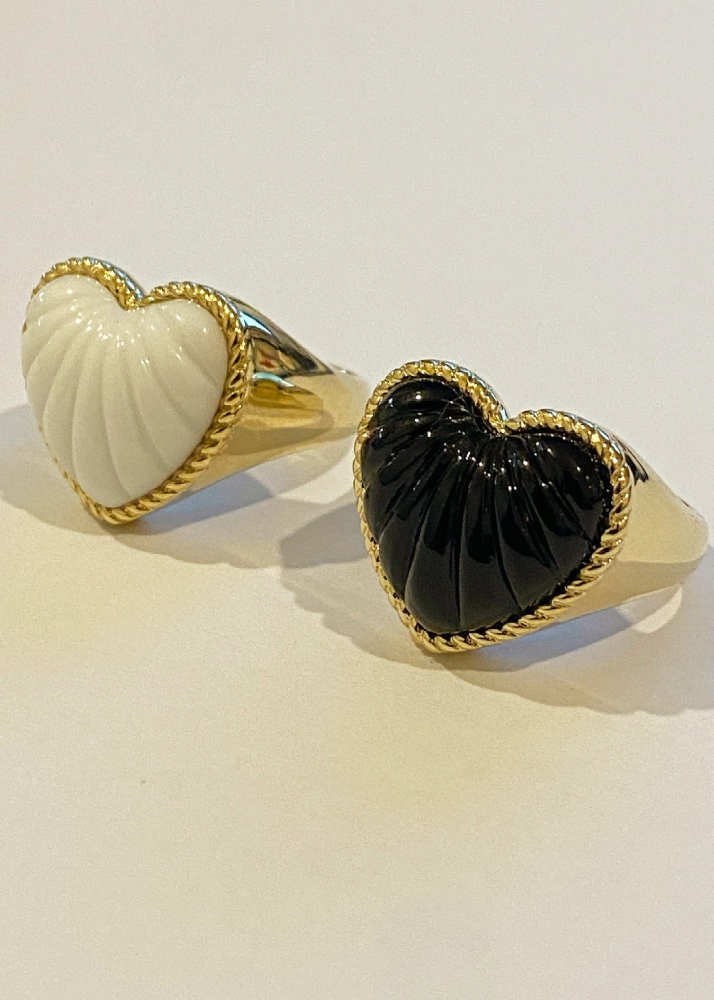 Chevaliere Coeur Coquillage Agate Blanche Or Jaune